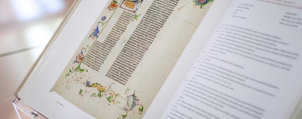 boek 'Manuscripten uit het Museum Plantin-Moretus'