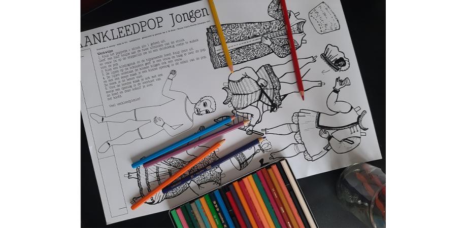 druk het aankleedpopje af op dikker papier